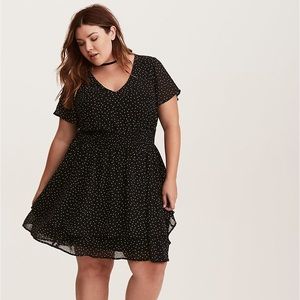 POLKA DOT FIT AND FLARE SHORT SLEEVE DRESS